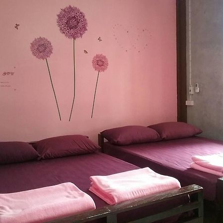 Sawang Guesthouse Ban Sawang Yai Екстериор снимка